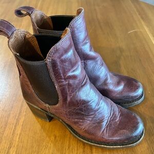 Frye Sabrina Chelsea Boots